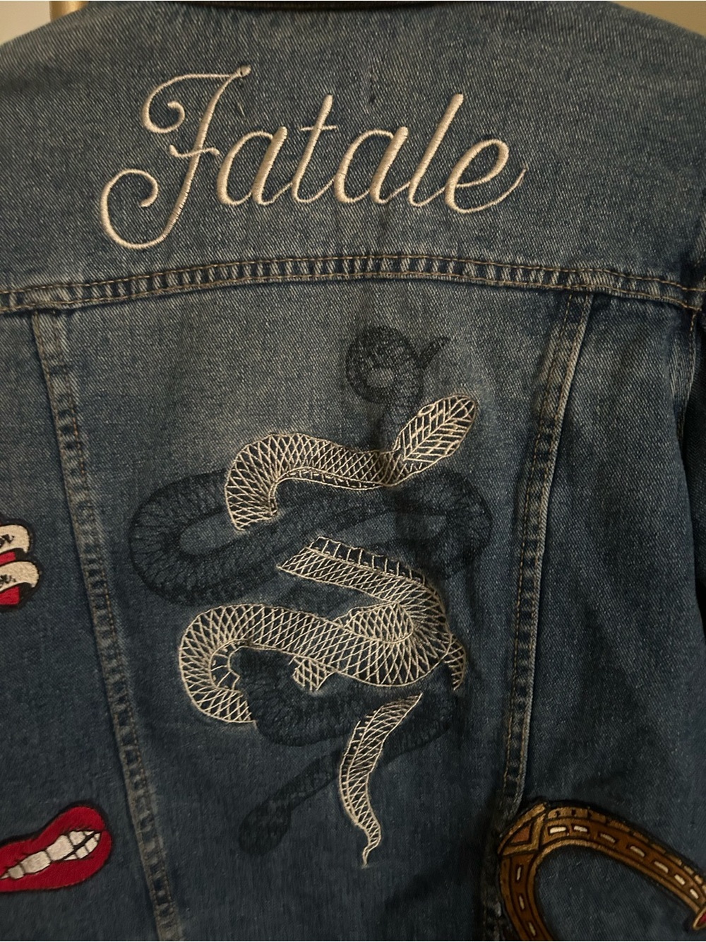 PacSun Embroidered Denim Jacket Snake Patch Femme Fatale Graphic Medium - Picture 6 of 8